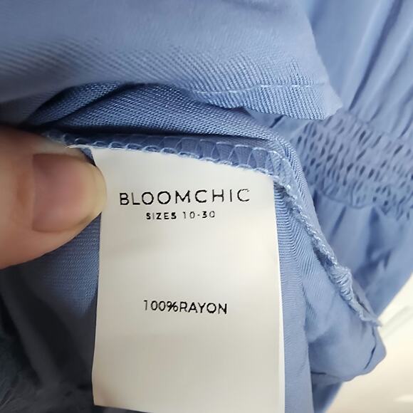 BloomChic V-Neck Blue Lightweight Tiered Dress, NWT, Large - Picture 5 of 6